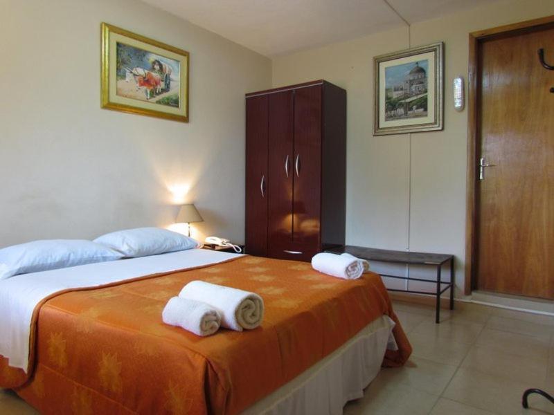 Hostal Casa Suiza Asunción Exterior foto